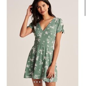 Abercrombie & Fitch Tie-Sleeve Mini Dress